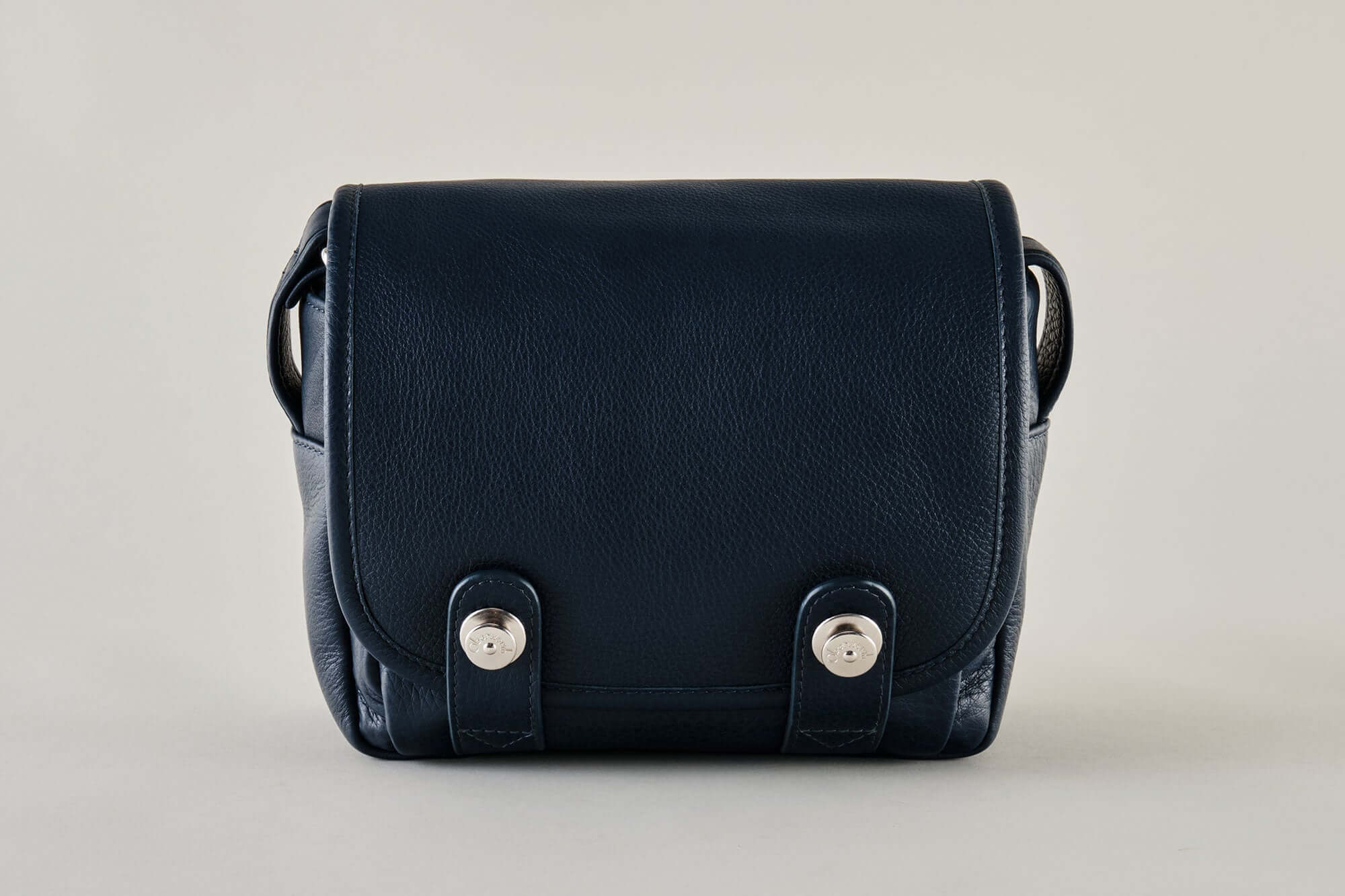 The Q Bag® Casual (Phil) - Leica Q3 bag gentian ！