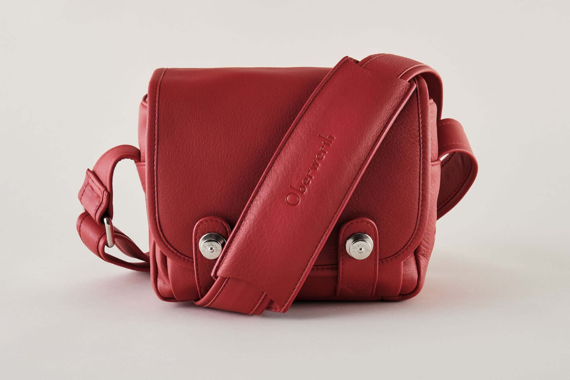 The Q Bag® Casual (Phil) - Leica Q3 bag red !展示会グッズ！
