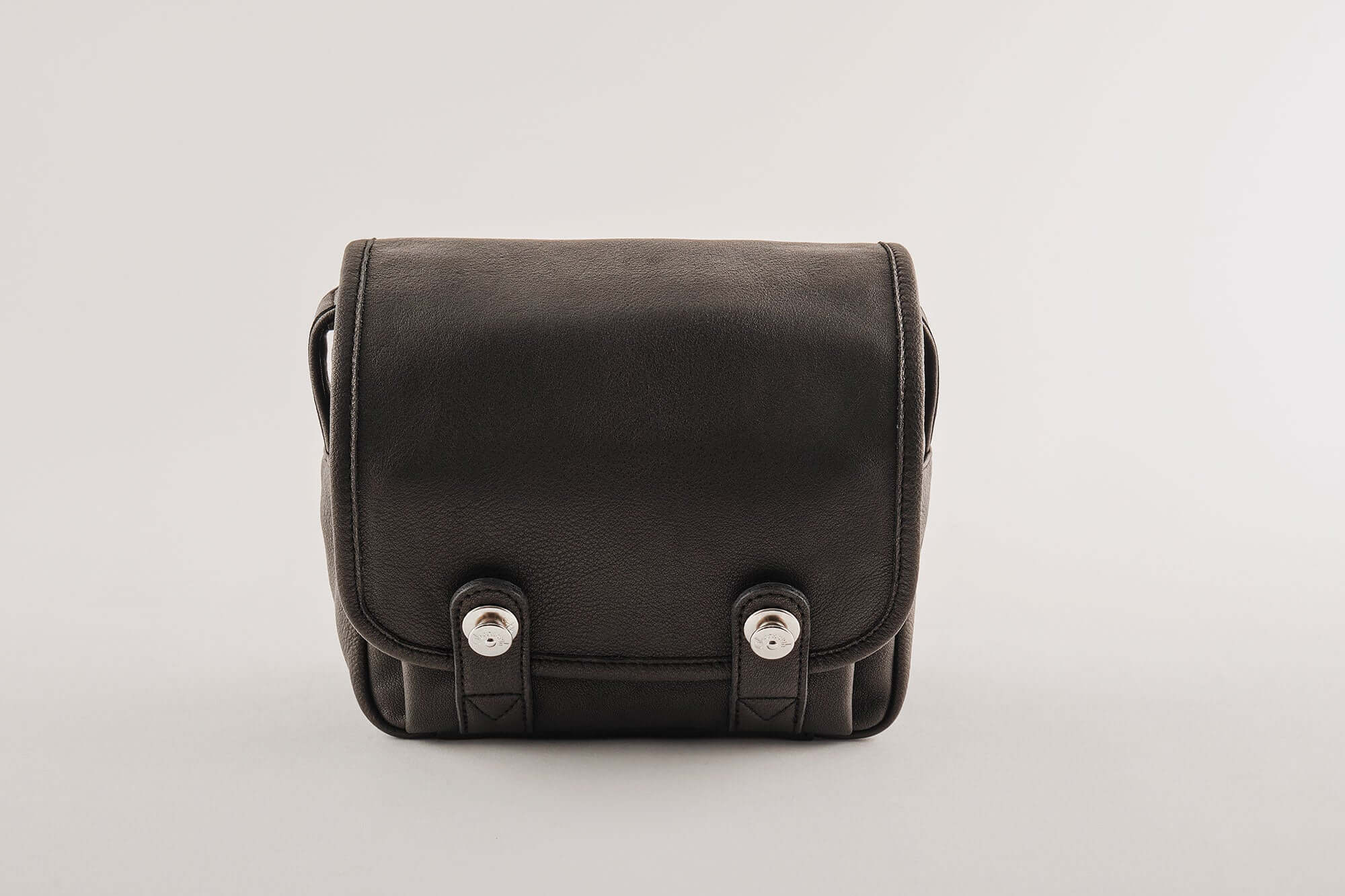 The Q Bag® - Qバッグ ルバーブ エディション - Leica Q3 bag